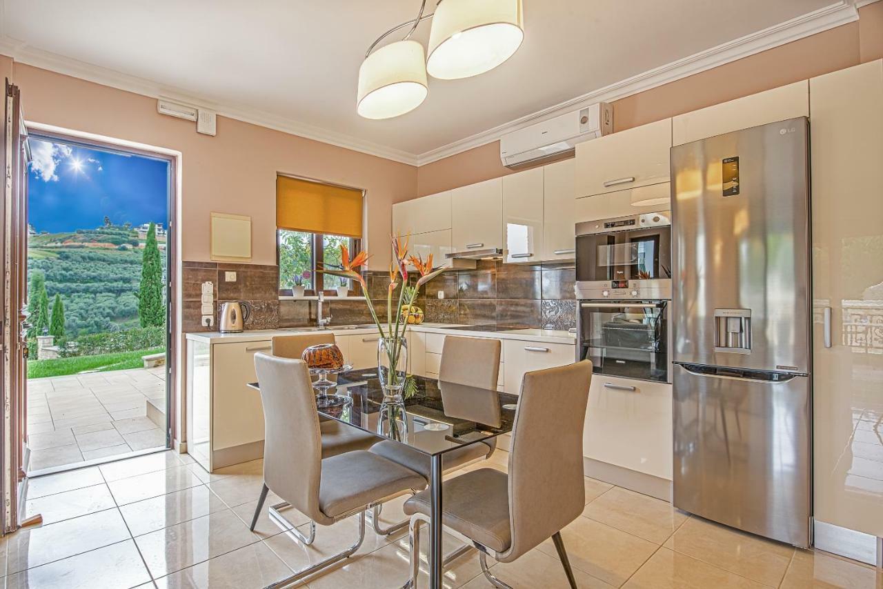 Casa Leone Suites ستالوس المظهر الخارجي الصورة